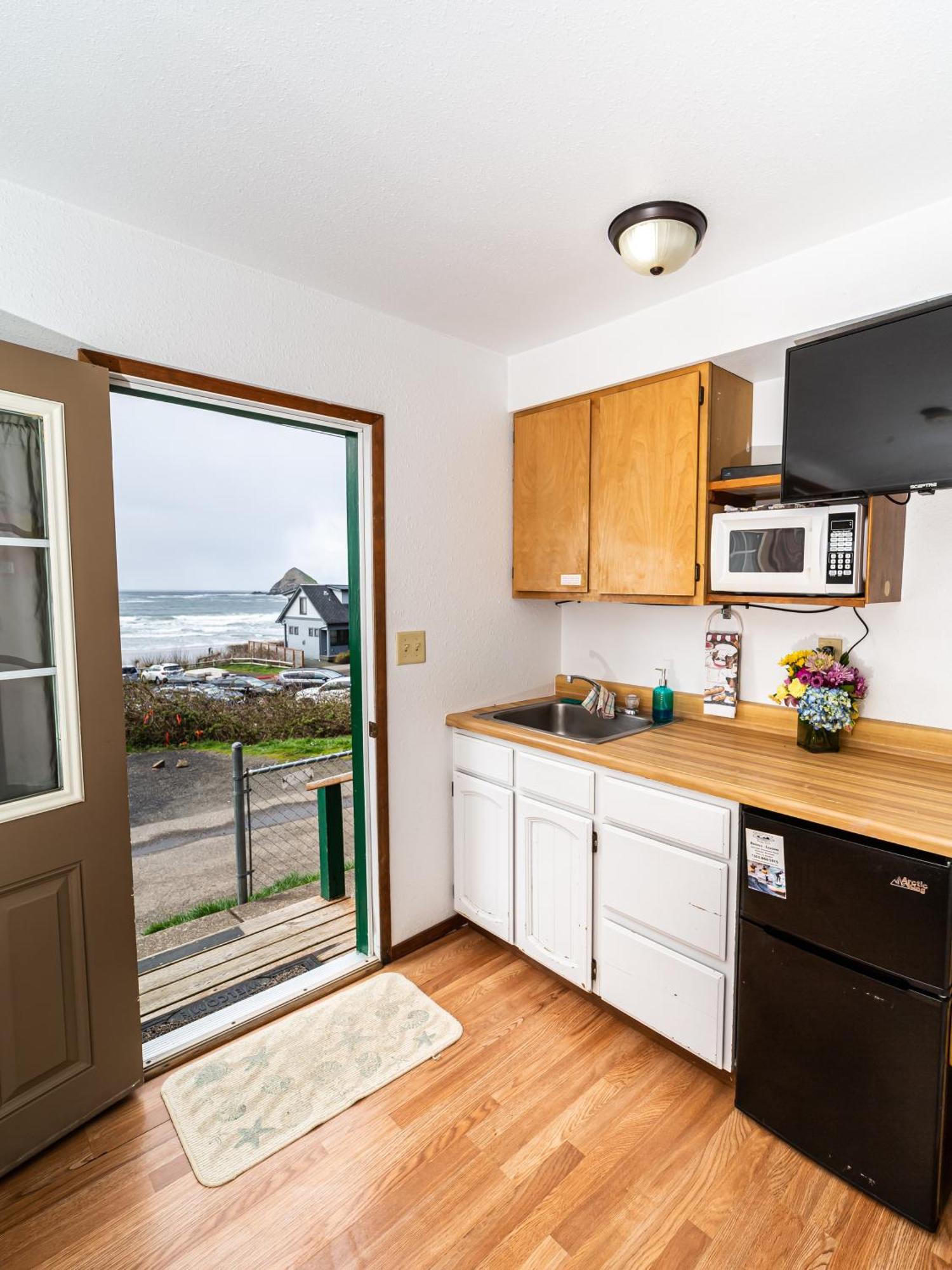 Oceanside Ocean Front Cabins Exteriör bild